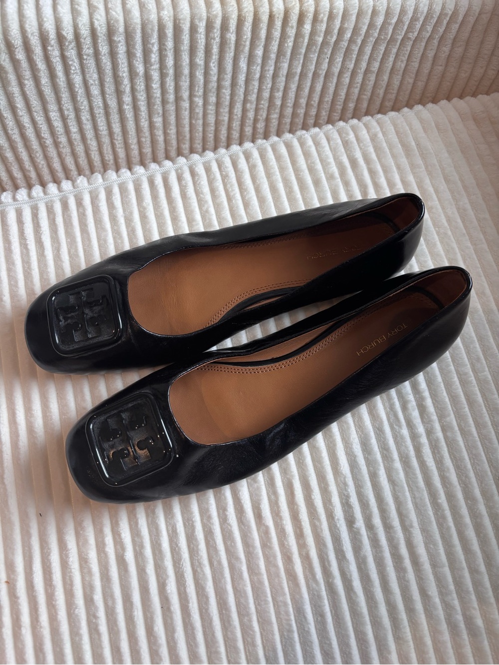 TORY BURCH WRINKLE LEATHER BALLET FLAT IN PERFECT BLACK 10M